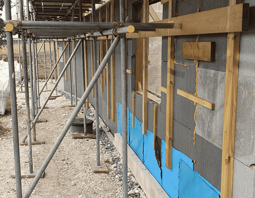 propping-icf-with-scaffolding